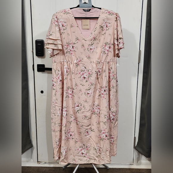 Bloom Chic Blush Floral Midi Plus Size 18/20 Dress - Picture 1 of 9